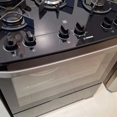 Fogão 5 bocas Electrolux Preto Mesa de Vidro