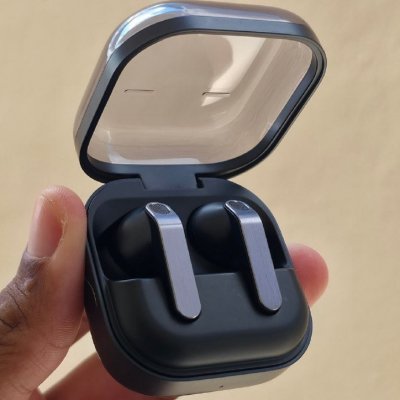 Fone De Ouvido Samsung Galaxy Buds 4 - Preto