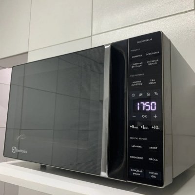 Electrolux Micro-ondas Prata 23L ME23S