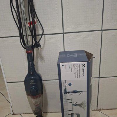 Aspirador de Pó Electrolux 1100W HEPA Vertical