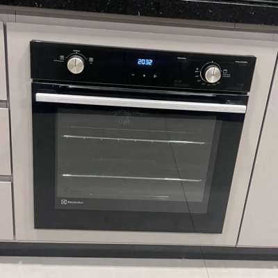 Forno de convecção a gás embutido Electrolux