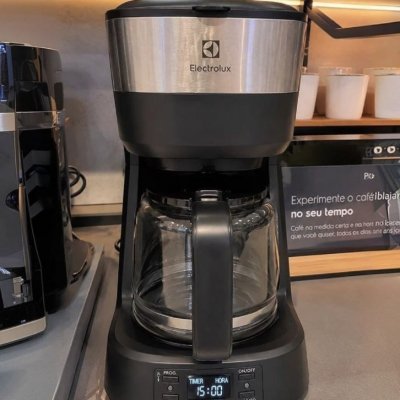 Cafeteira Elétrica Electrolux Inox 1,2L, Função Timer e Painel Digital