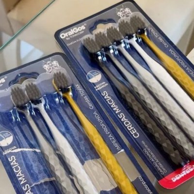 🪥  OralGos Escova Premium com Cerdas de Carvão - 5 unidades