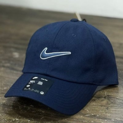 Boné Nike Club Swoosh