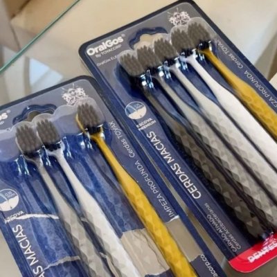 🪥 OralGos Escova Premium com Cerdas de Carvão - 5 unidades