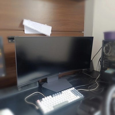 Monitor LG UltraGear 34 Curvo 160Hz