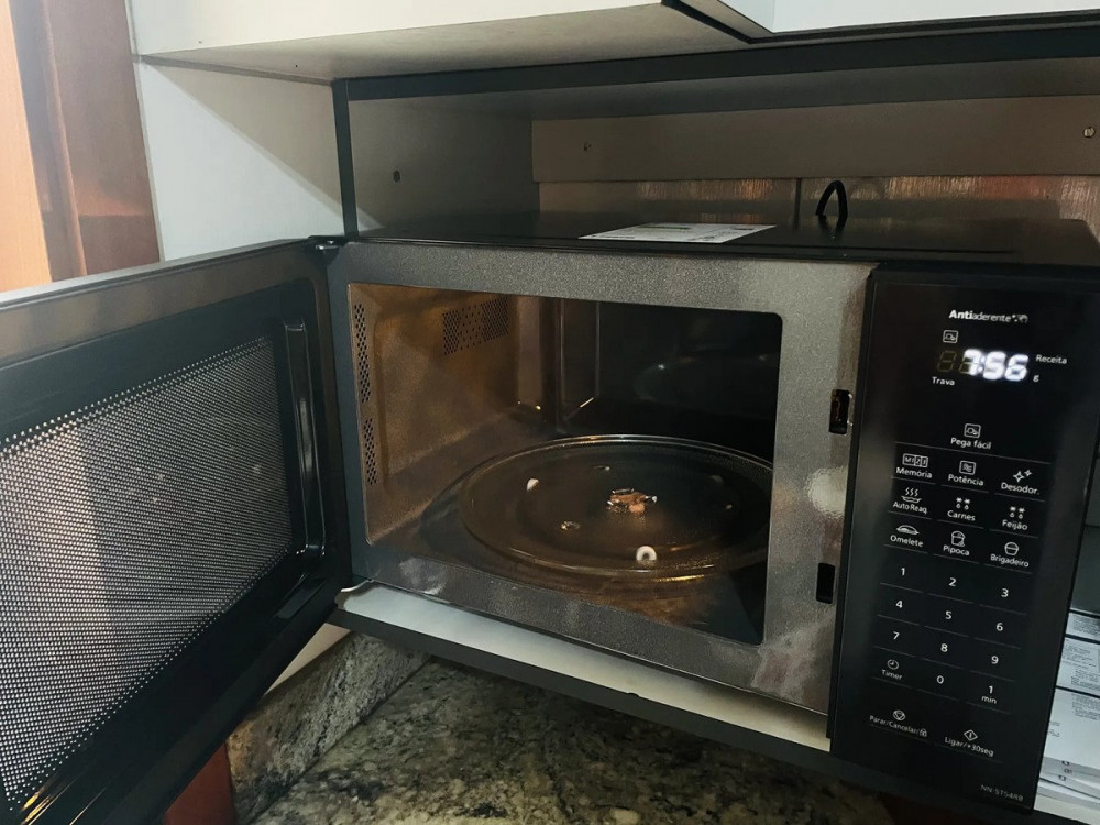 Micro-ondas Panasonic NN-ST54RBRU