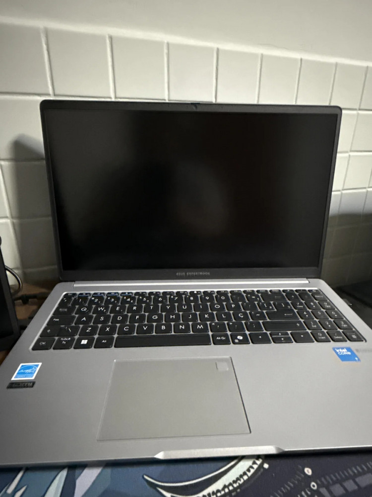 ASUS ExpertBook P1 i5 16GB 512GB 15.6 FHD