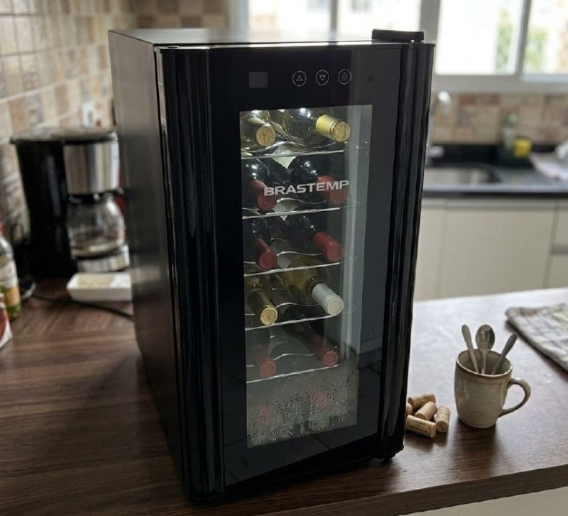 Adega Climatizada Brastemp para 12 Garrafas com Painel Touch All Black