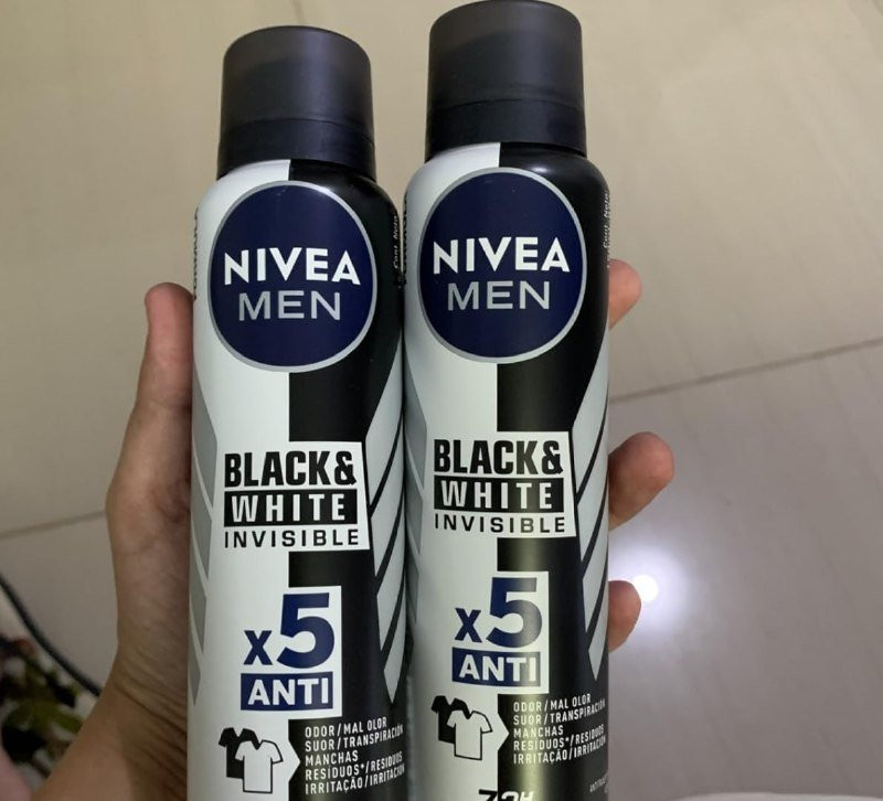 Kit NIVEA Desodorante Aerosol Men Black&White Invisible - 2 unidades