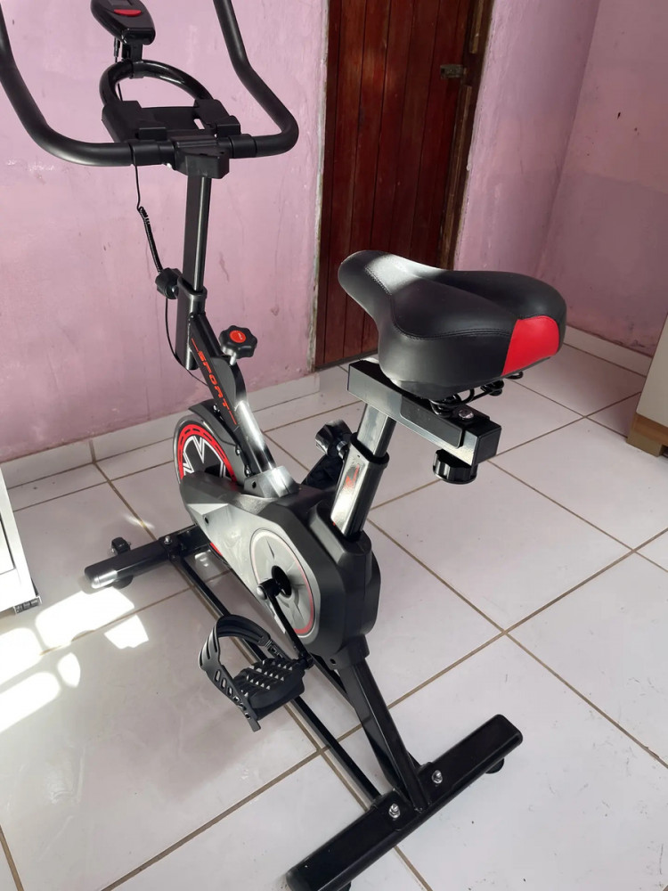 Bicicleta Ergométrica Sevenfit Spinning 6kg