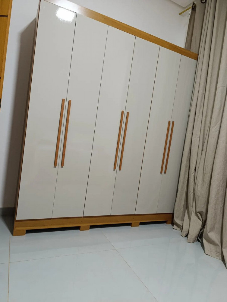 Guarda-roupa com Espelho 6 Portas 2 Gavetas