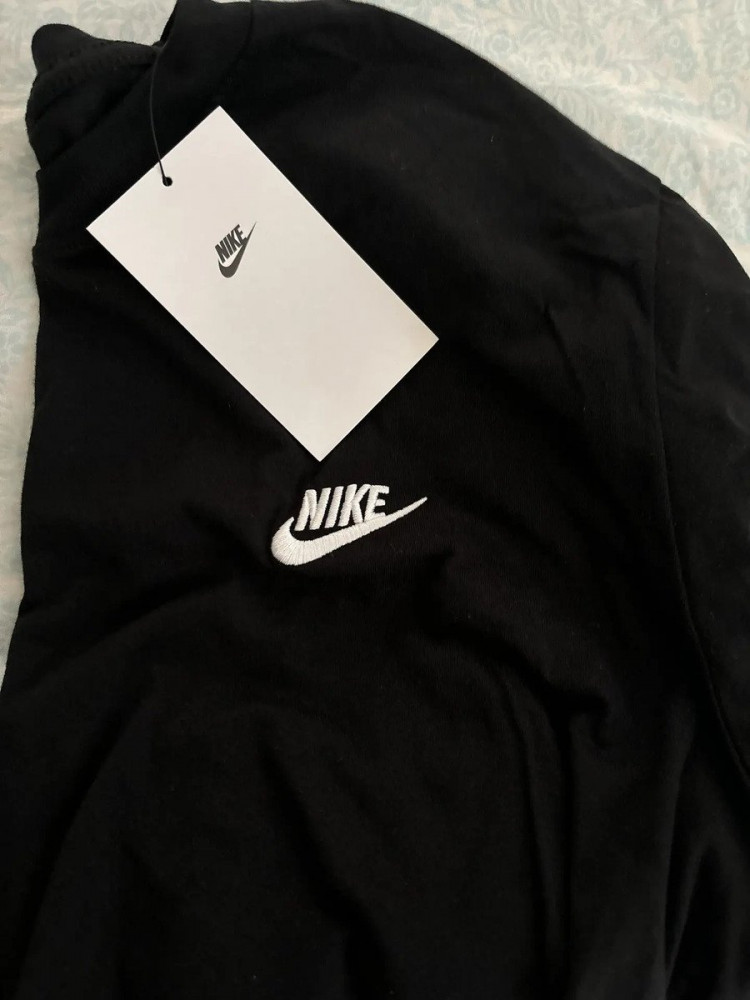 Camiseta Nike Sportswear Club Masculina