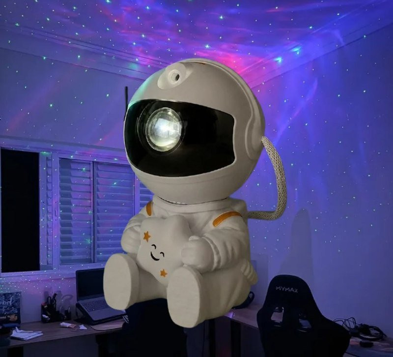 Astronauta para Quarto com Luz Nebulosa e Galáxia