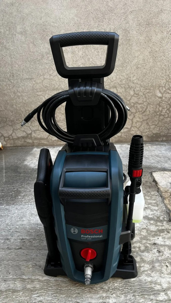 Lavadora de alta pressão Bosch GHP 200 azul