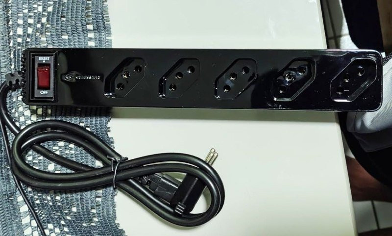 Filtro de Linha Energia 5 Tomadas iClamper