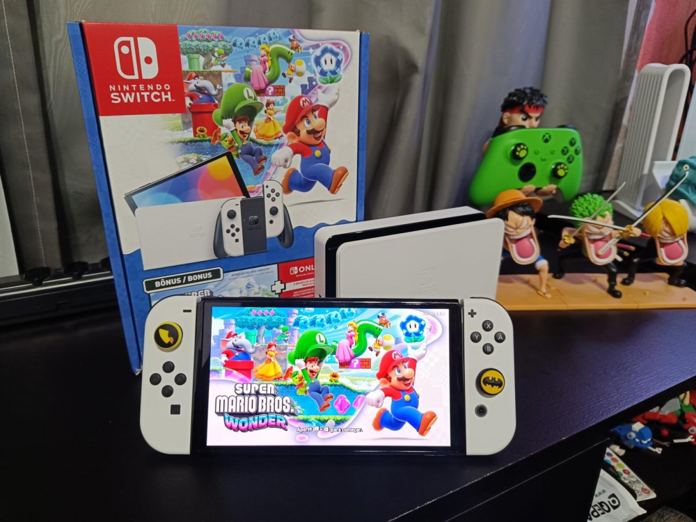 Bundle Nintendo Switch OLED + Super Mario Bros.