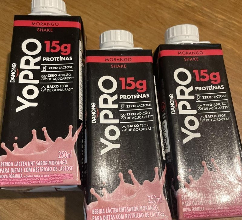 YoPRO Bebida Láctea UHT Morango 15g de proteínas 250ml - 12 unidades
