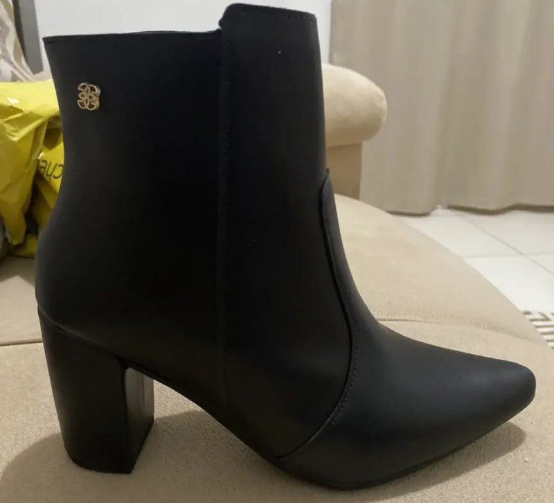 👢 Bota Bico Fino Cano Curto Salto Confortável