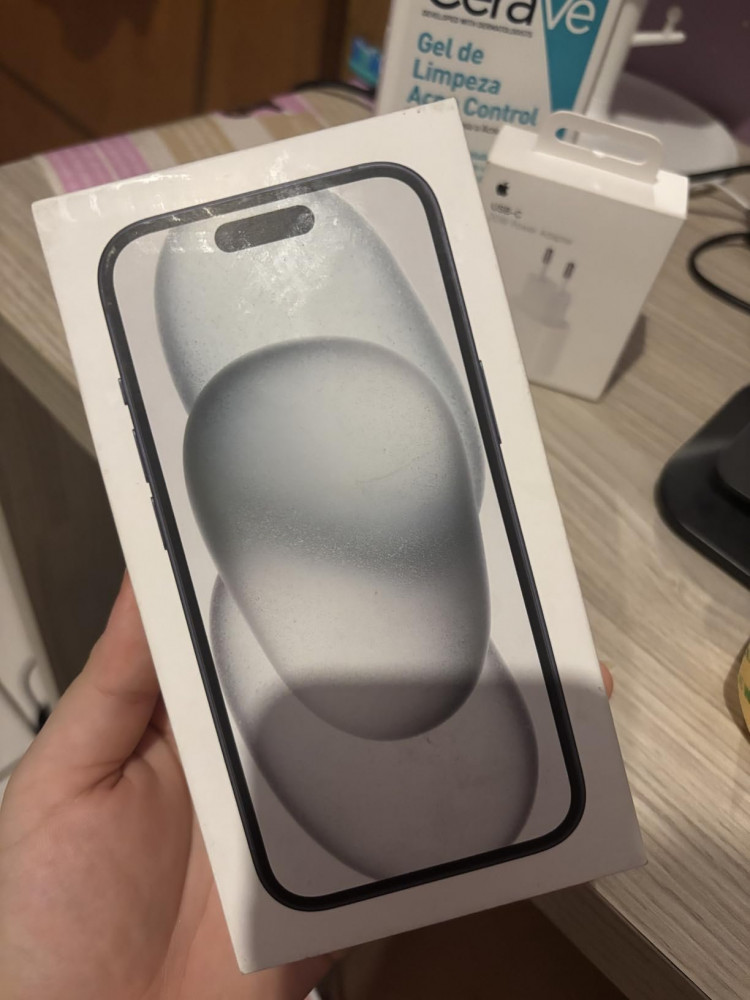 Apple iPhone 15 Preto 128 GB
