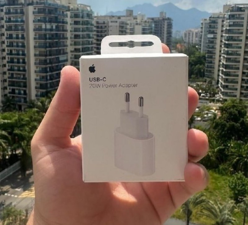 Adaptador de Corrente USB-C de 20 W