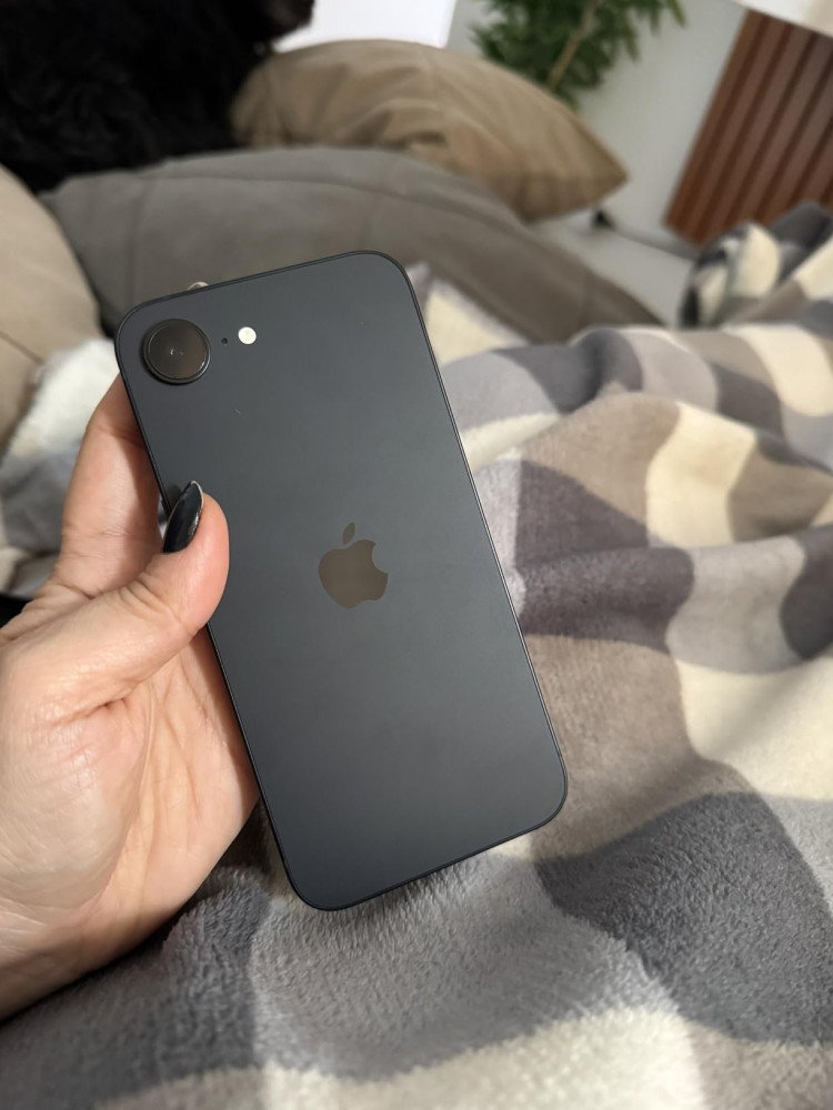 Apple iPhone 16e 128 GB Preto