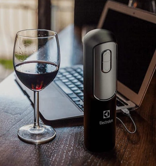 Abridor de Vinho Electrolux Elétrico