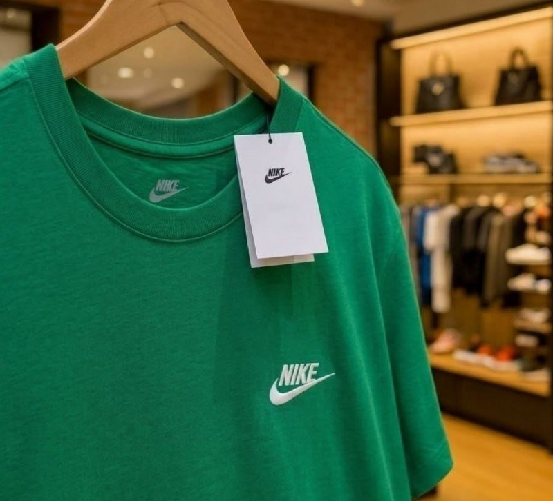 Camiseta Nike Sportswear Club