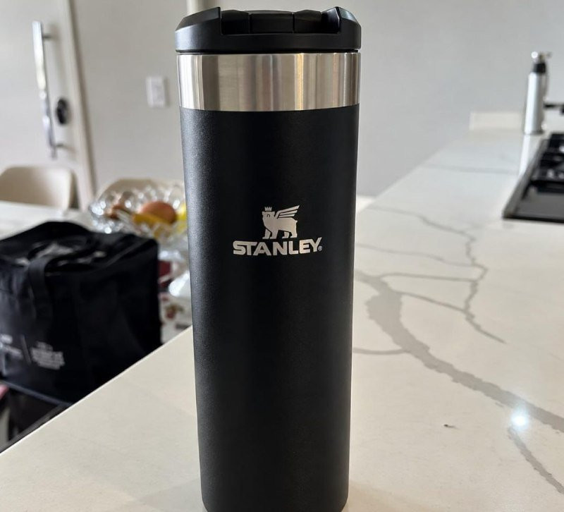 Garrafa Térmica Stanley Aerolight Transit 591ml