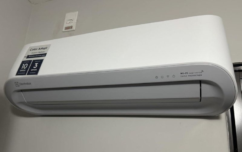 Ar-Condicionado Split Electrolux Inverter 12.000 BTUs Color Adapt Quente/Frio
