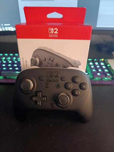 Controle Nintendo Pro para Switch Preto e Branco