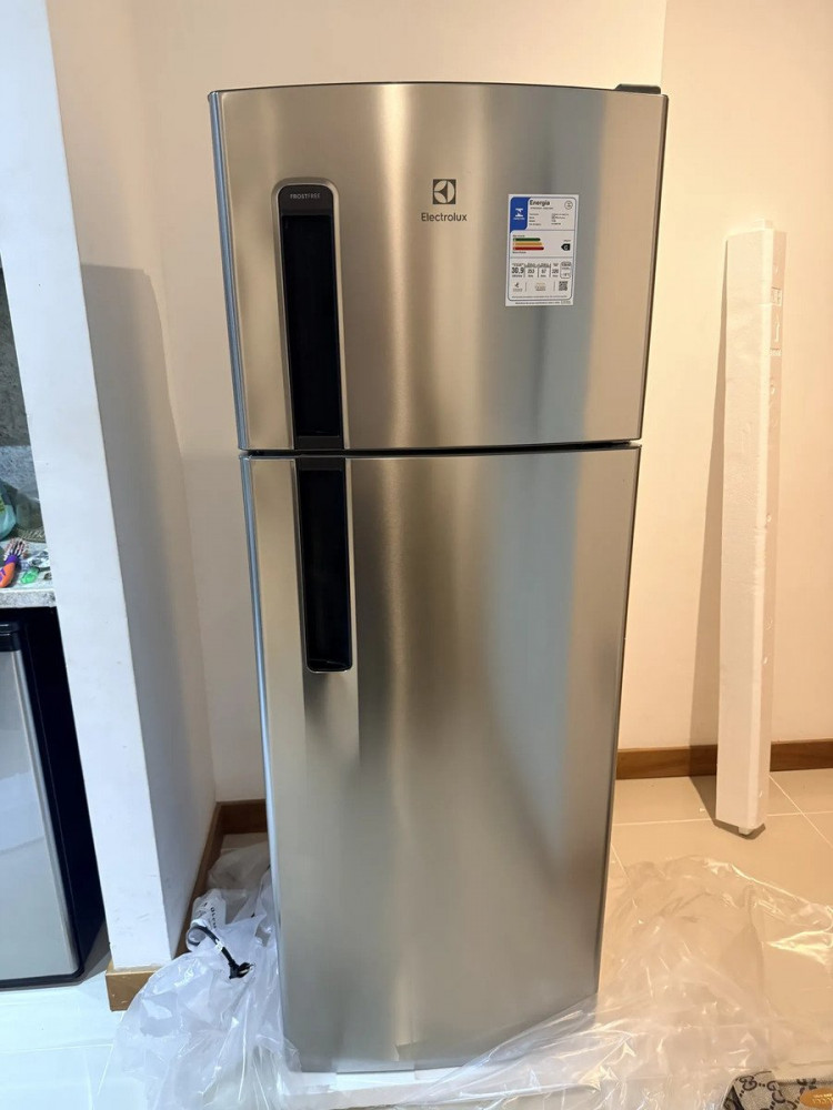 Geladeira Electrolux Frost Free 320L Inox