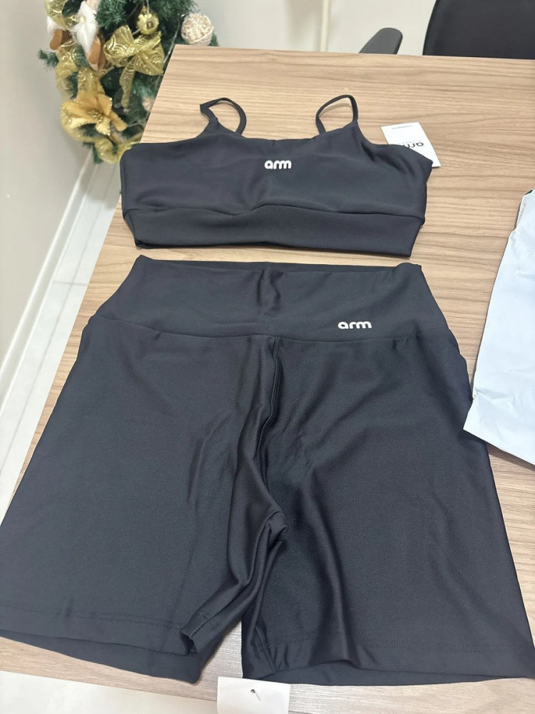 Conjunto Feminino Fitness Top e Short