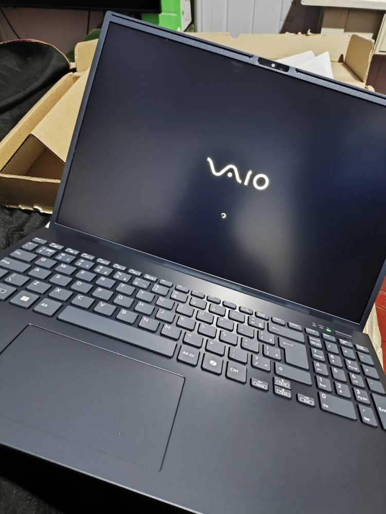 Vaio Fe16 i3-1315U Linux 8GB 256SSD 16 WUXGA