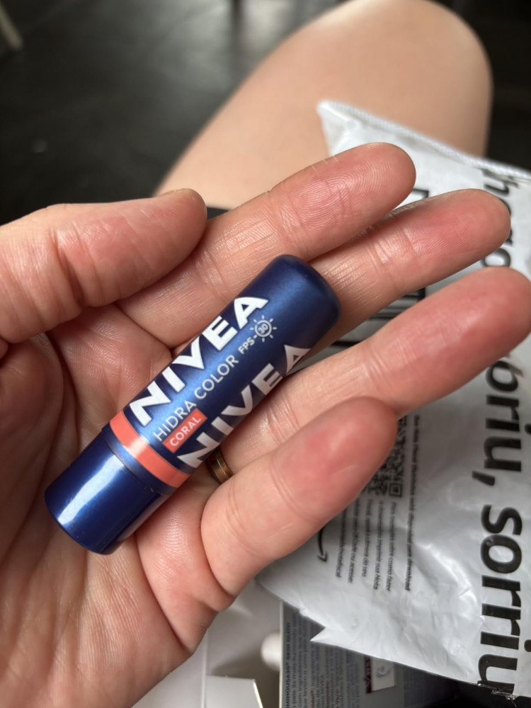 NIVEA Hidratante Labial Hidra Color 3 em 1 Coral