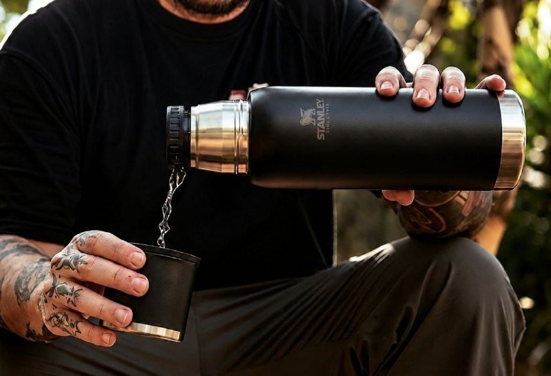 Garrafa Térmica Stanley Adventure 2.0 Matte Black 1L