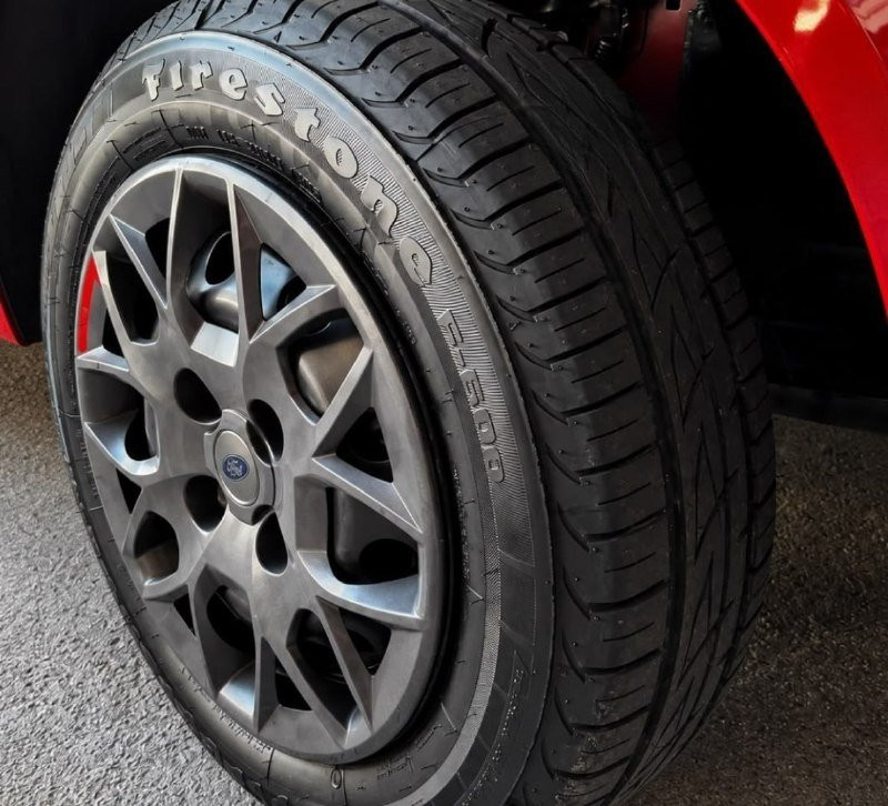 🛞 Kit de 2 pneus Firestone Passeio F-600 P 175/65R14 82 T