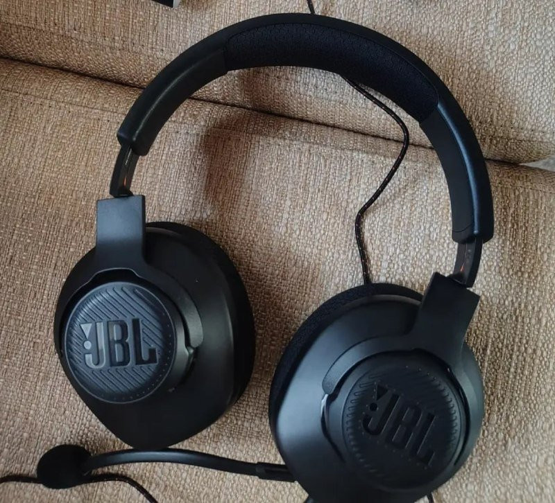 Fone de Ouvido JBL Quantum 100M2 Microfone Removível