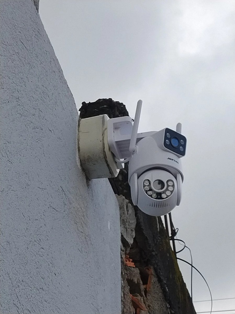 Câmera Wi-Fi iCSee/Yoosee A28B 2Lentes IP66