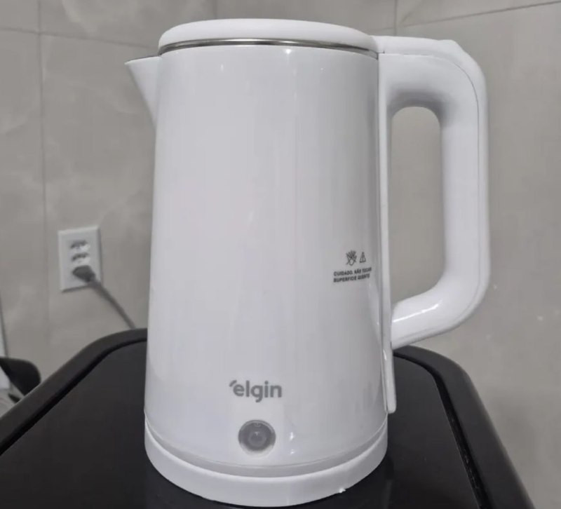 Chaleira Elétrica Elgin Slim 110V 1,8L 1200W