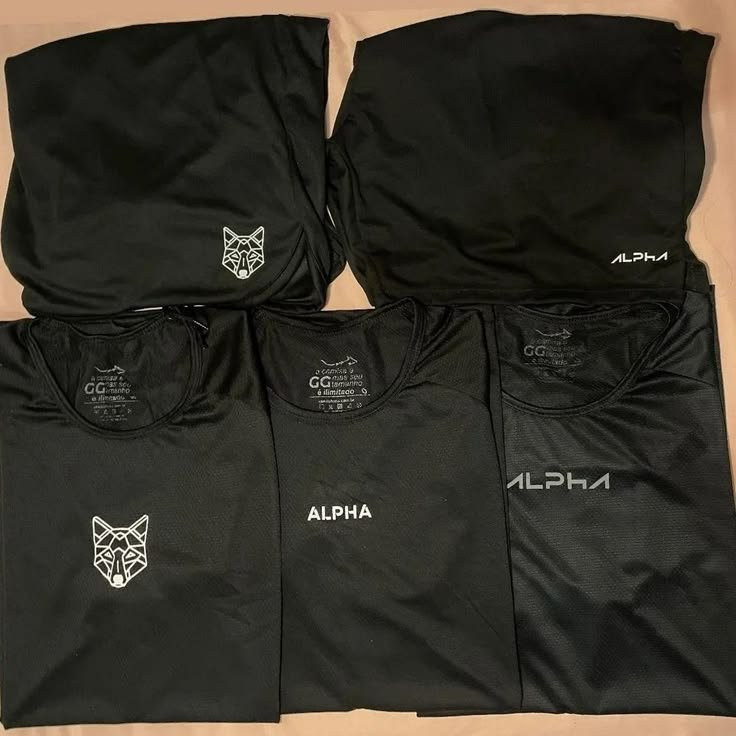 Kit 5 Peças All Black Alpha 3 Camisetas e 2 Bermudas