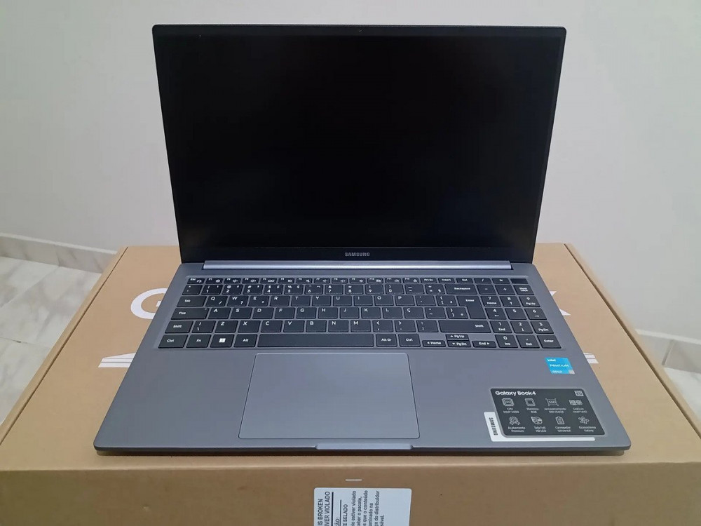 Notebook Samsung Galaxy Book4 U300 8GB 256GB
