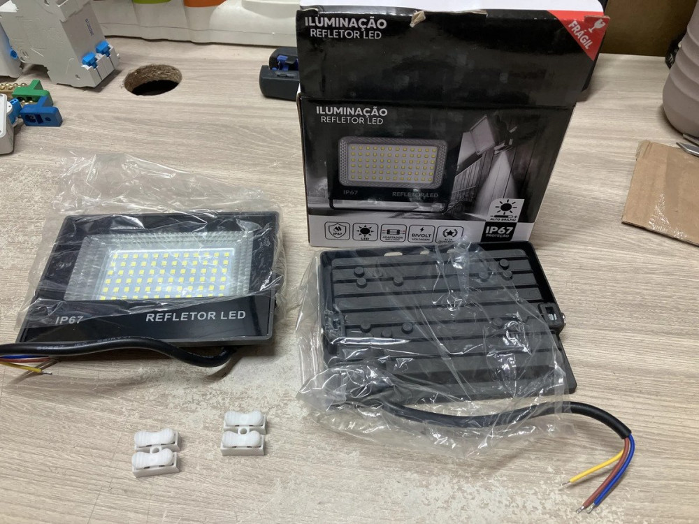 Kit 4 Refletores LED 400W Blackone IP67 6500K