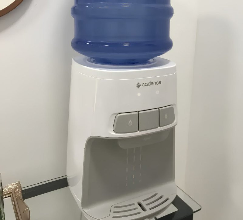 Bebedouro de Mesa Cadence Refrigerado Eletrico