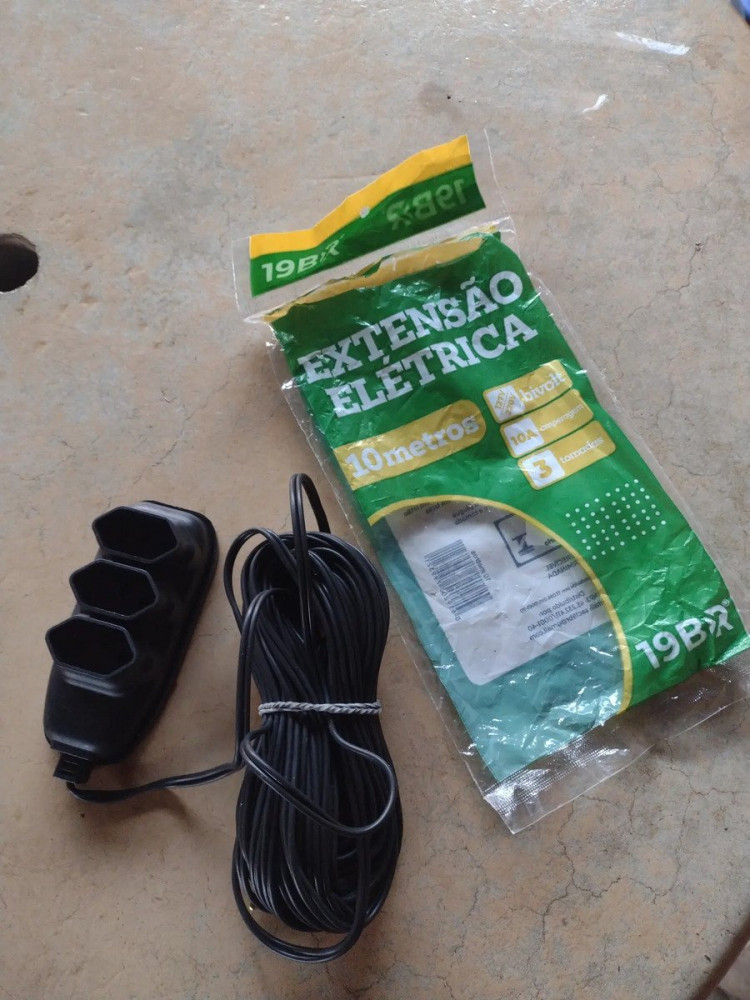 Extensão Parosflux 10m 3 tomadas Bivolt Preta