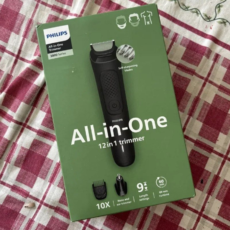 Multigroom Philips com 12 Acessórios