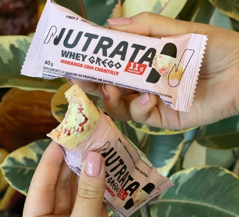 Barra Whey Grego Morango com Chantilly Nutrata 40g - 12 unidades