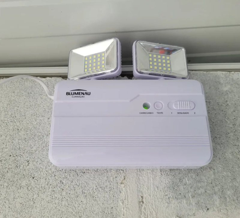 Bloco Luminária De Emergência Led Iluminação 2 Faróis 6500k
