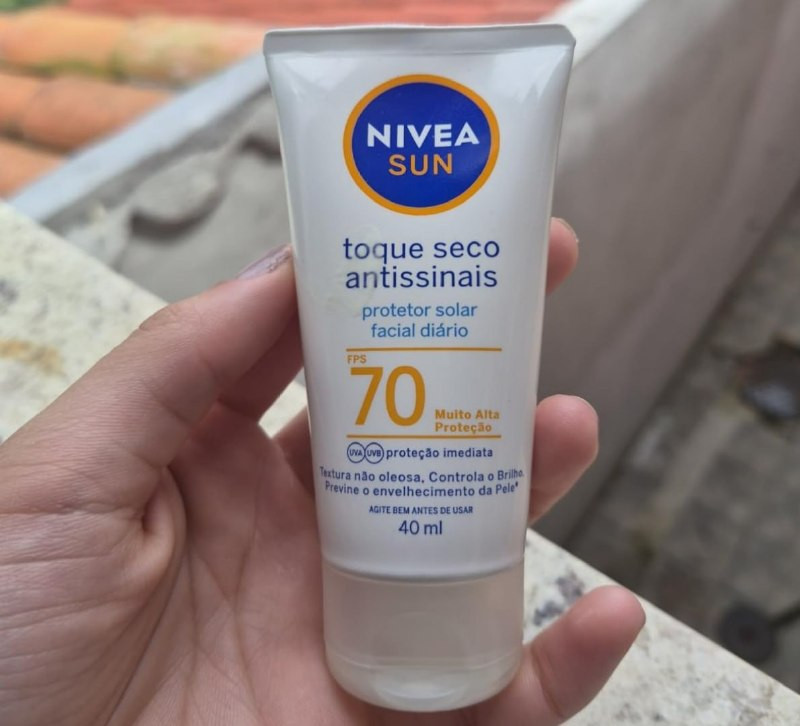Nivea Sun Protetor Solar Facial Toque Seco Antissinais FPS 70 40ml