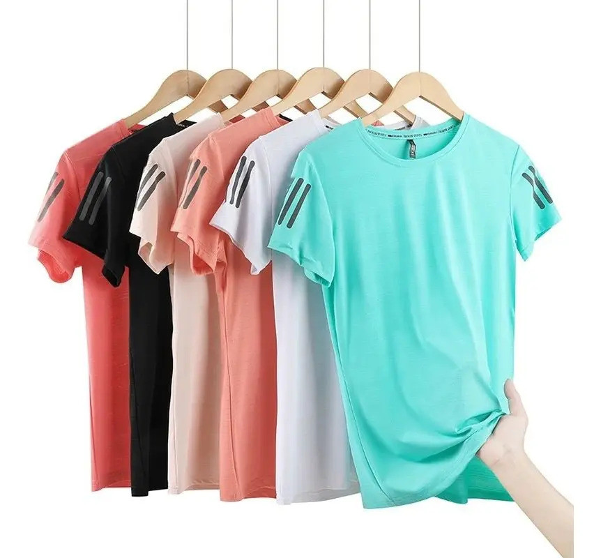 Camiseta Básica Feminina Exercícios de Verão